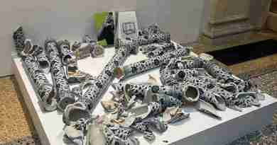 Ai Weiwei - Porcelain Cube destroyed